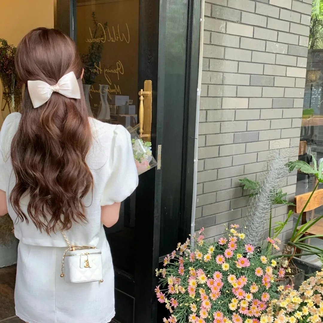 一袭青衣处女心海报